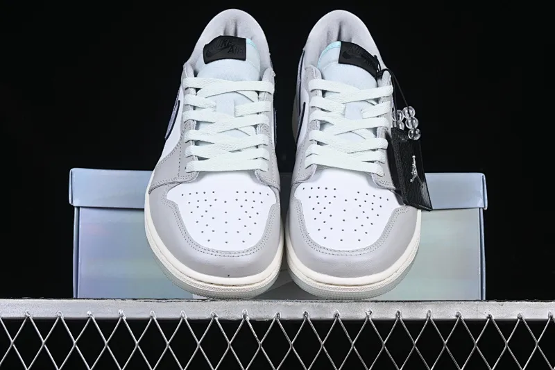 All Categories Air Jordan Jordan Series Basketball Shoes Air Jordan 1 Low G Version Pure Original Air Jordan 1 Low OG "CNY" AJ1 Joe 1 Year of the Snake Limited Silver Snake Low-top Retro Basketball Shoes HF3144-100